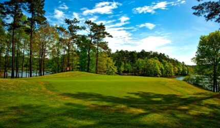 Play Golf Near Lake Tahoe